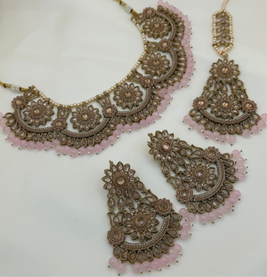 Amara Necklace Set