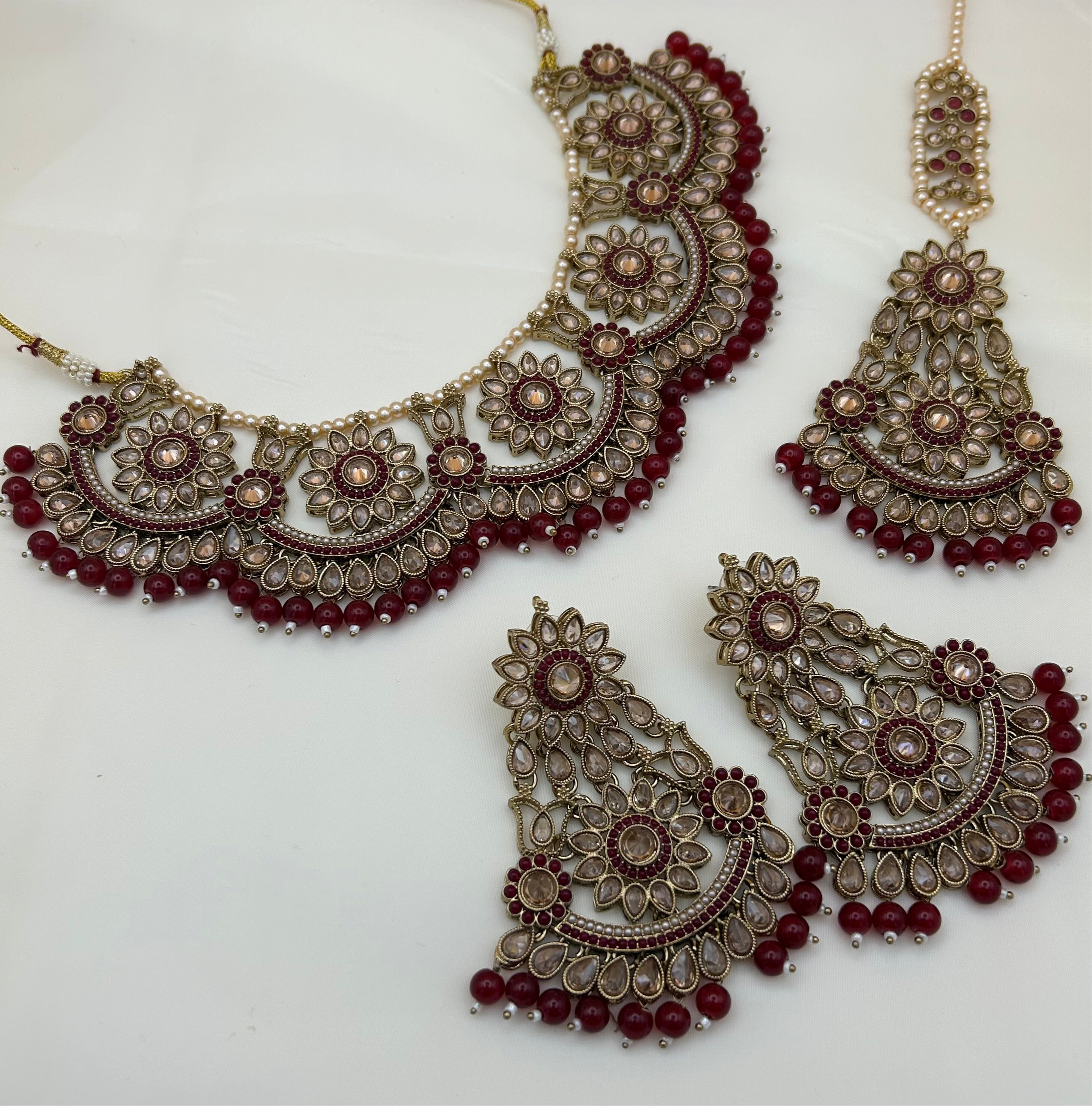 Amara Necklace Set