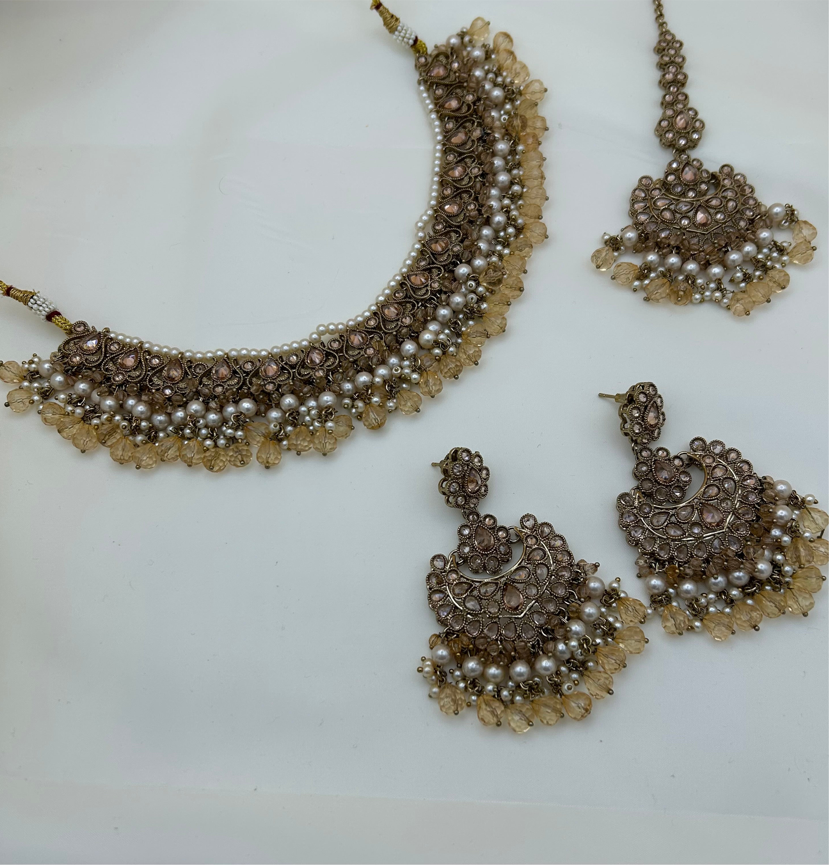 Amaira Necklace Set