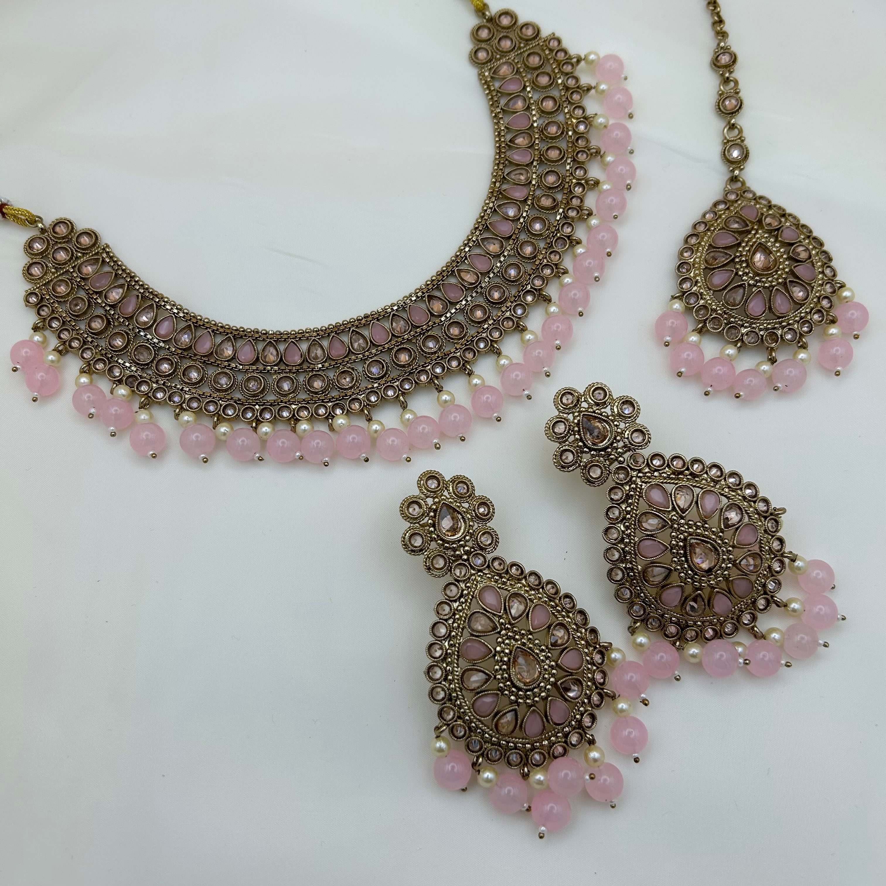 Ruchi Necklace Set