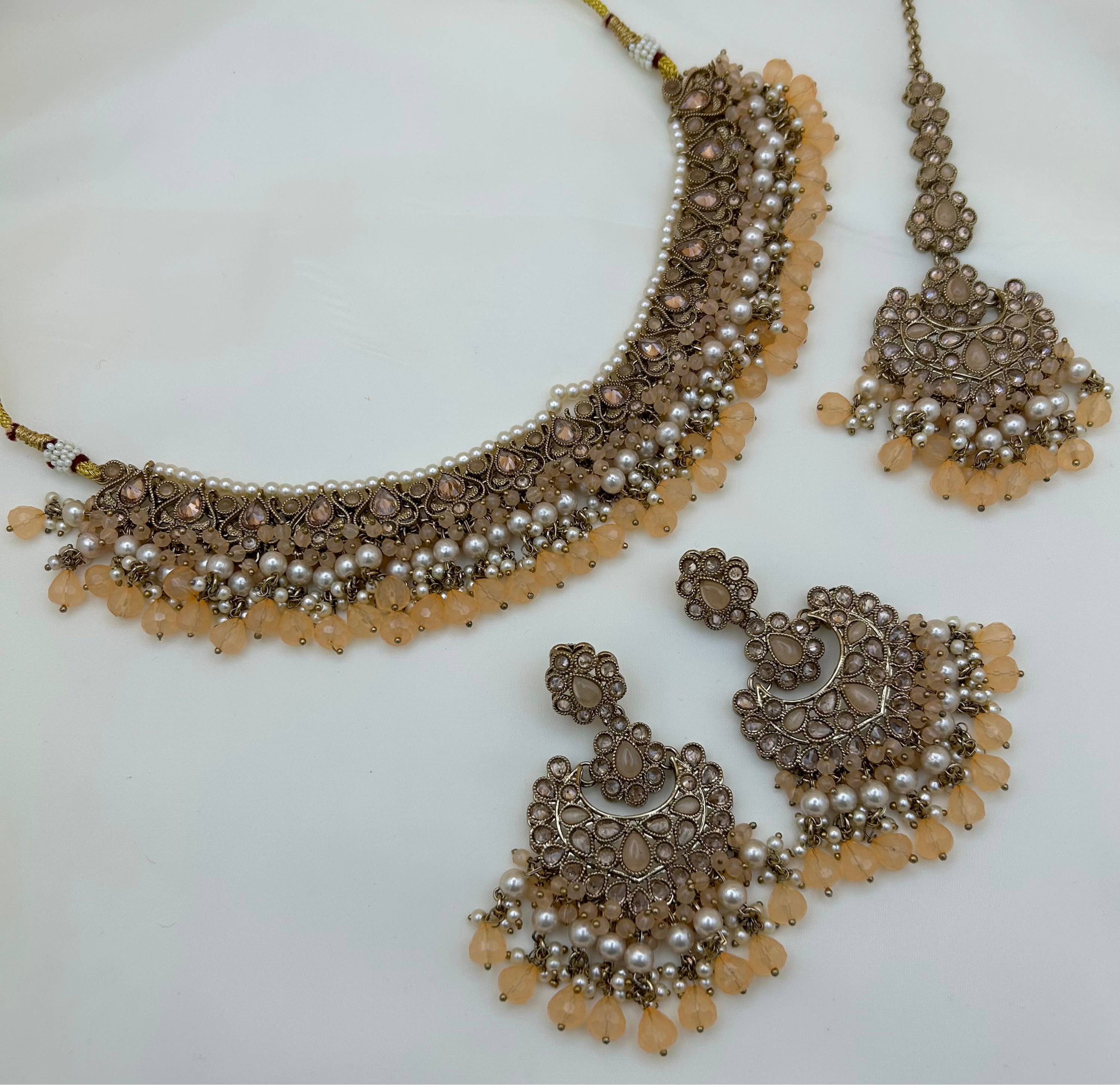 Amaira Necklace Set