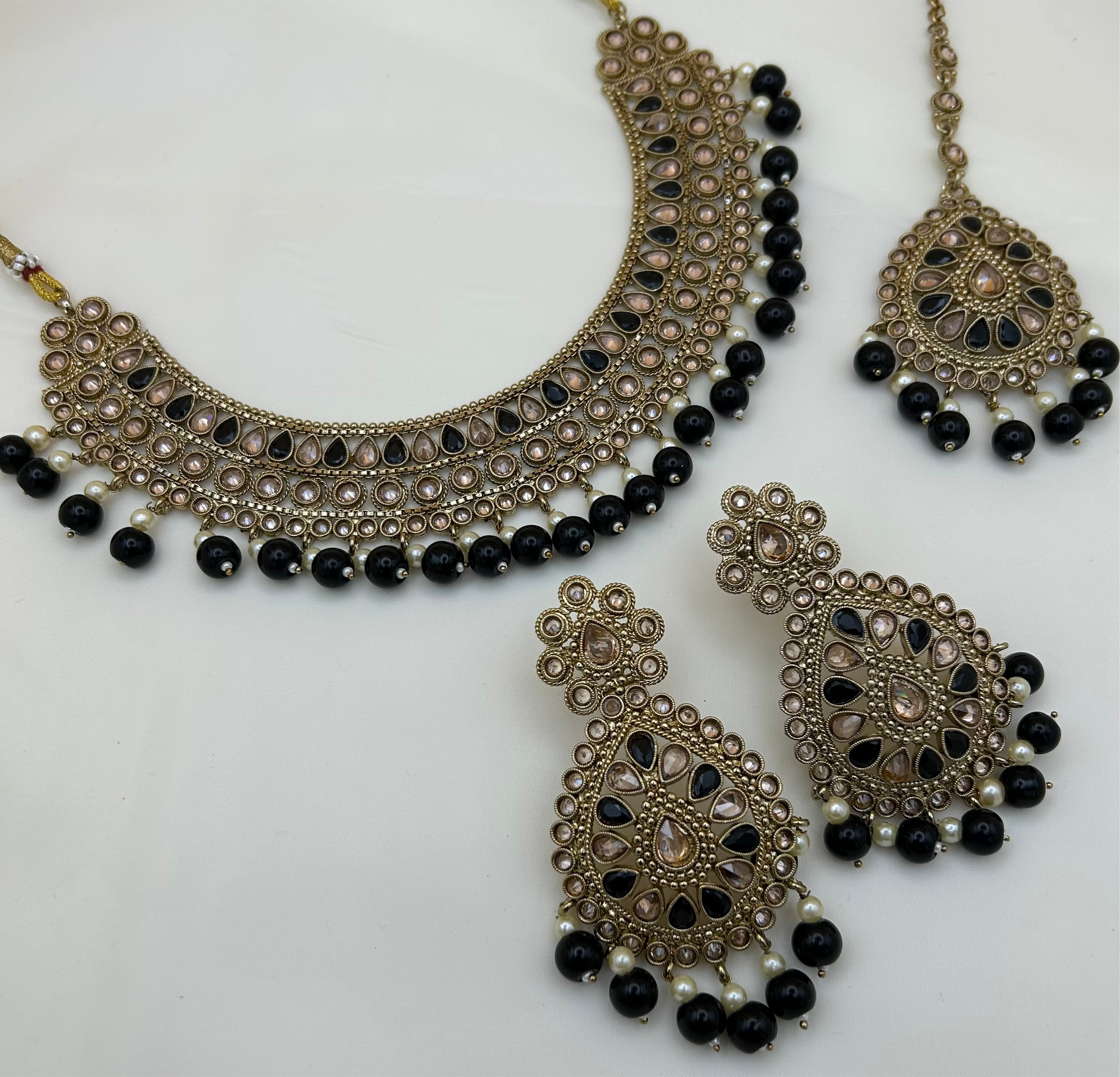 Ruchi Necklace Set