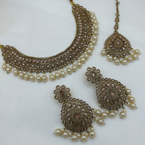 Ruchi Necklace Set