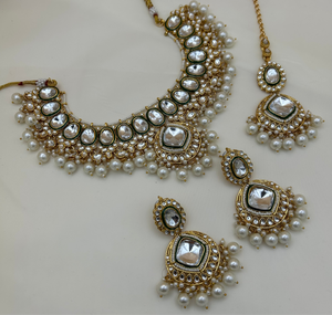 Ridhima Necklace Set