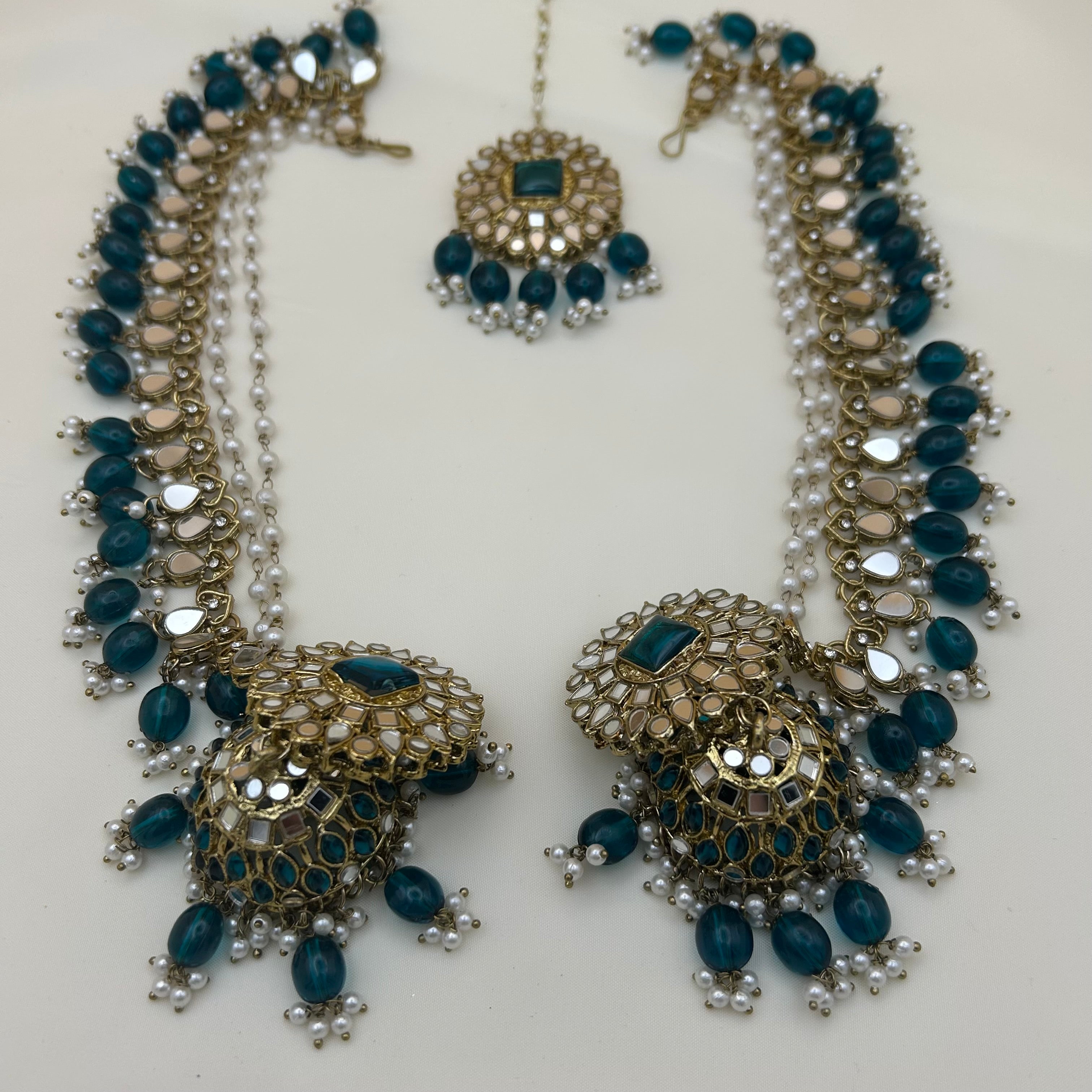 Aleena Tikka Set