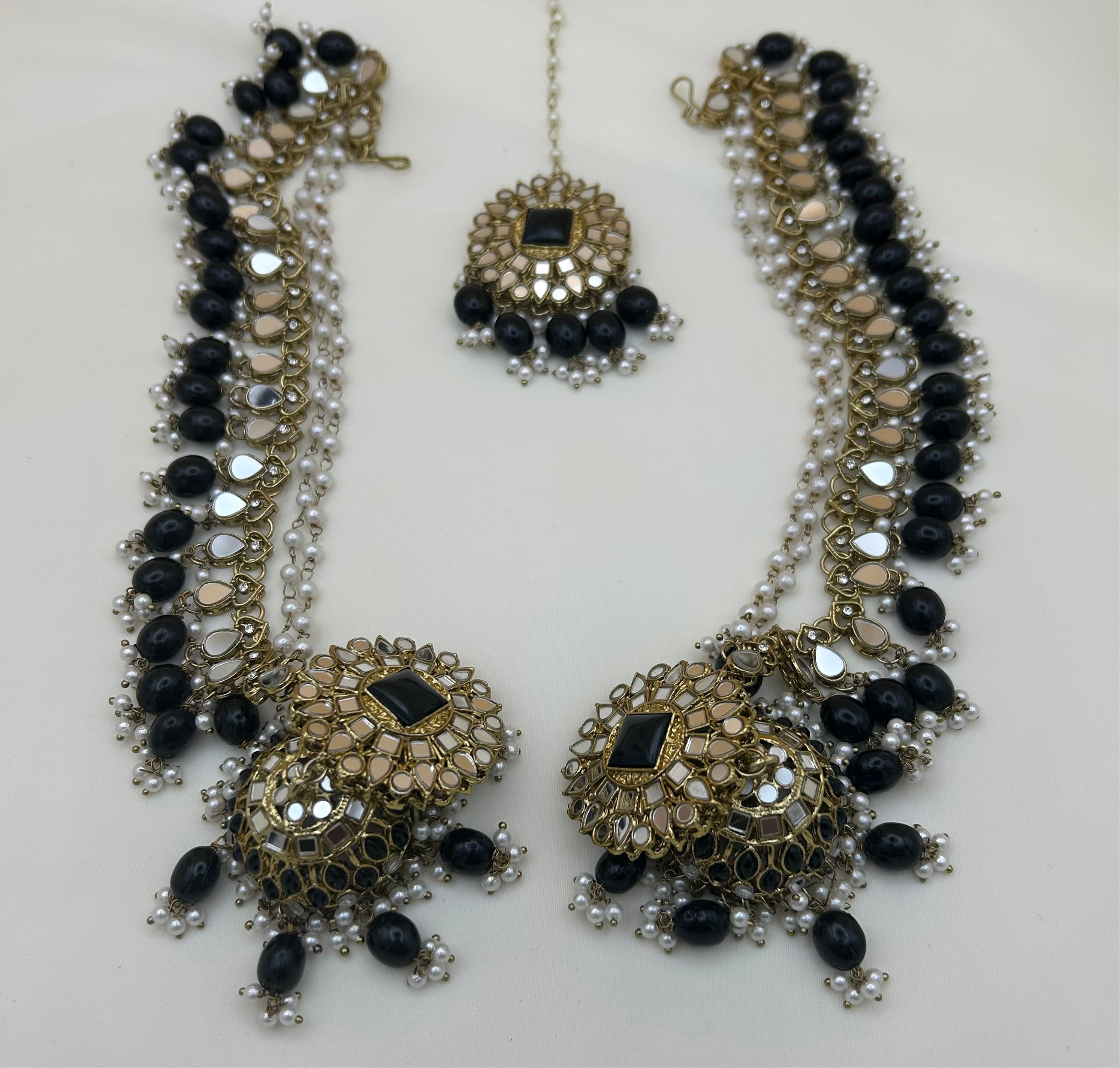 Aleena Tikka Set